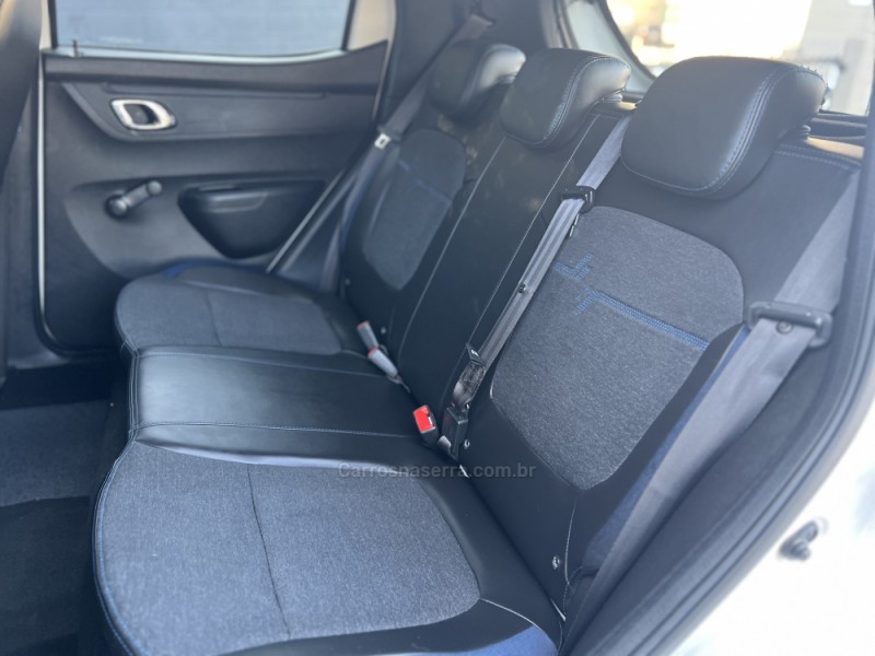 KWID 1.0 12V SCE FLEX INTENSE MANUAL - 2023 - DOIS IRMãOS