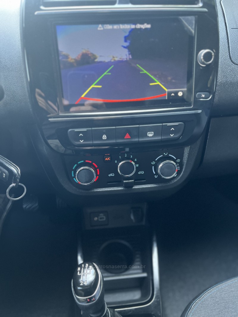 KWID 1.0 12V SCE FLEX INTENSE MANUAL - 2023 - DOIS IRMãOS