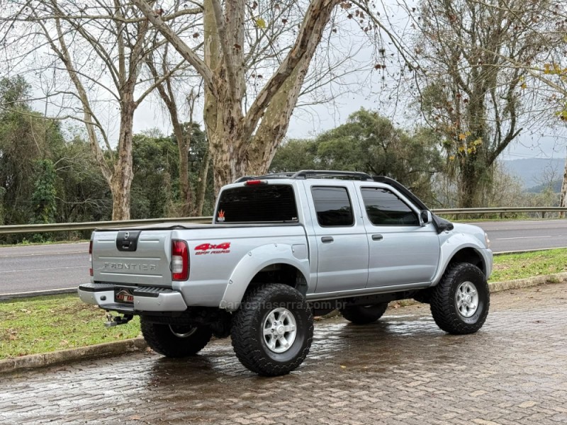 FRONTIER 2.8 SE 4X4 CD TURBO DIESEL 4P MANUAL - 2004 - DOIS IRMãOS
