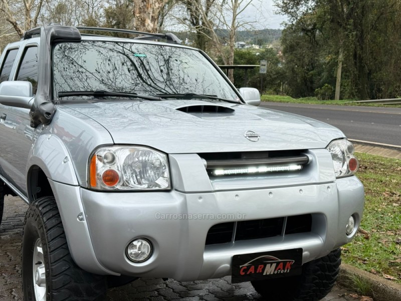 FRONTIER 2.8 SE 4X4 CD TURBO DIESEL 4P MANUAL - 2004 - DOIS IRMãOS