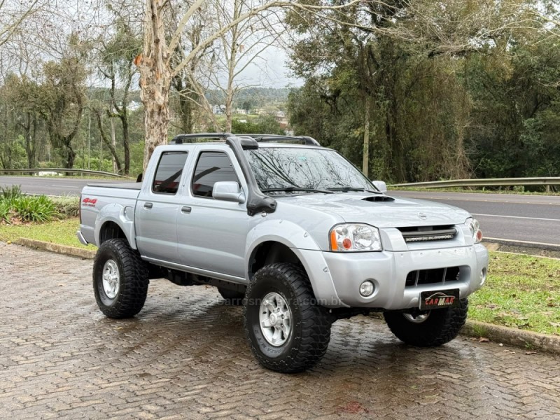 FRONTIER 2.8 SE 4X4 CD TURBO DIESEL 4P MANUAL - 2004 - DOIS IRMãOS