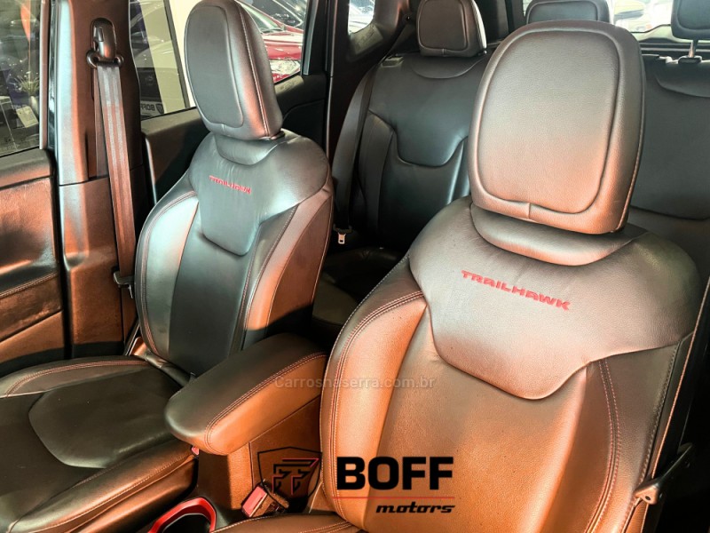 RENEGADE 2.0 16V TURBO DIESEL TRAILHAWK 4P 4X4 AUTOMÁTICO - 2016 - CAXIAS DO SUL