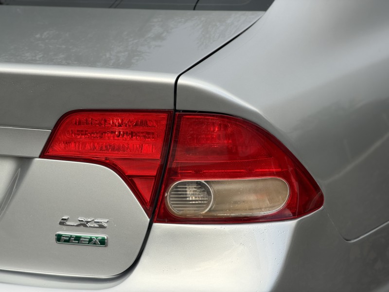 CIVIC 1.8 LXS 16V FLEX 4P AUTOMÁTICO - 2009 - DOIS IRMãOS