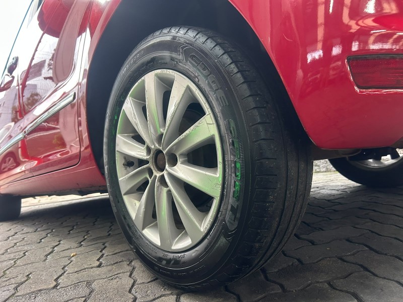 FOX 1.6 MI 8V FLEX 4P MANUAL - 2011 - TRêS COROAS