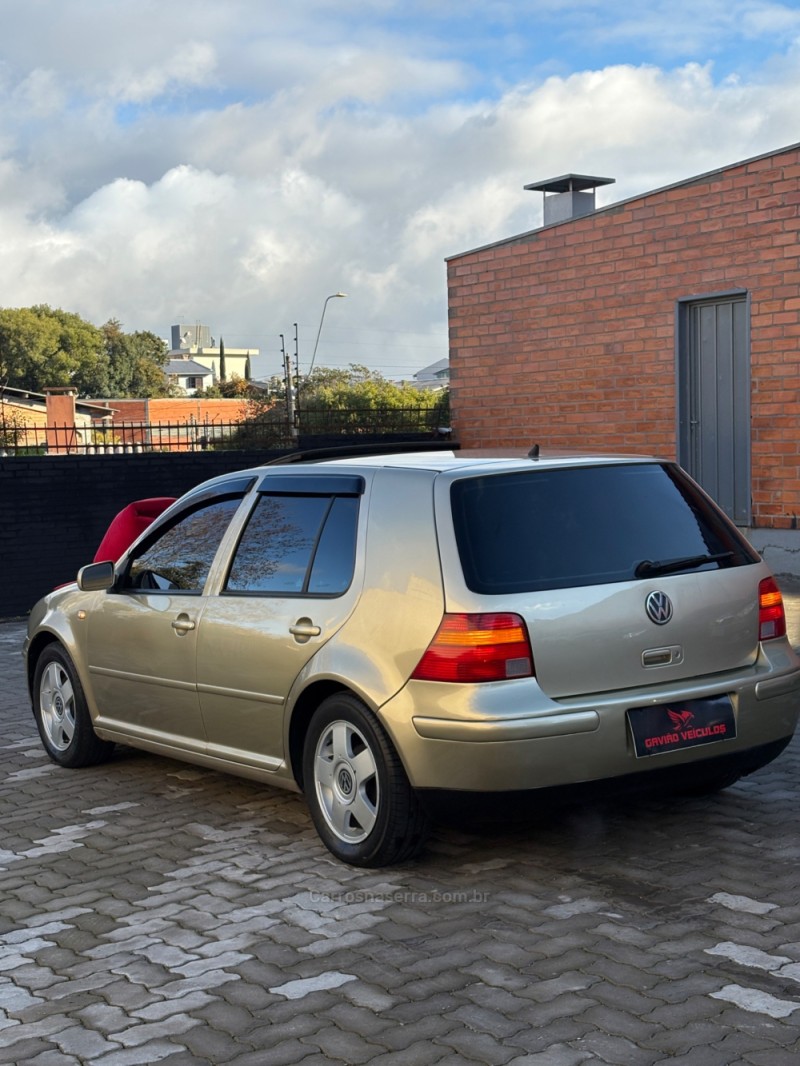 GOLF 2.0 MI 8V FLEX 4P MANUAL - 2001 - CAXIAS DO SUL