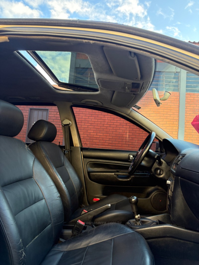 GOLF 2.0 MI 8V FLEX 4P MANUAL - 2001 - CAXIAS DO SUL