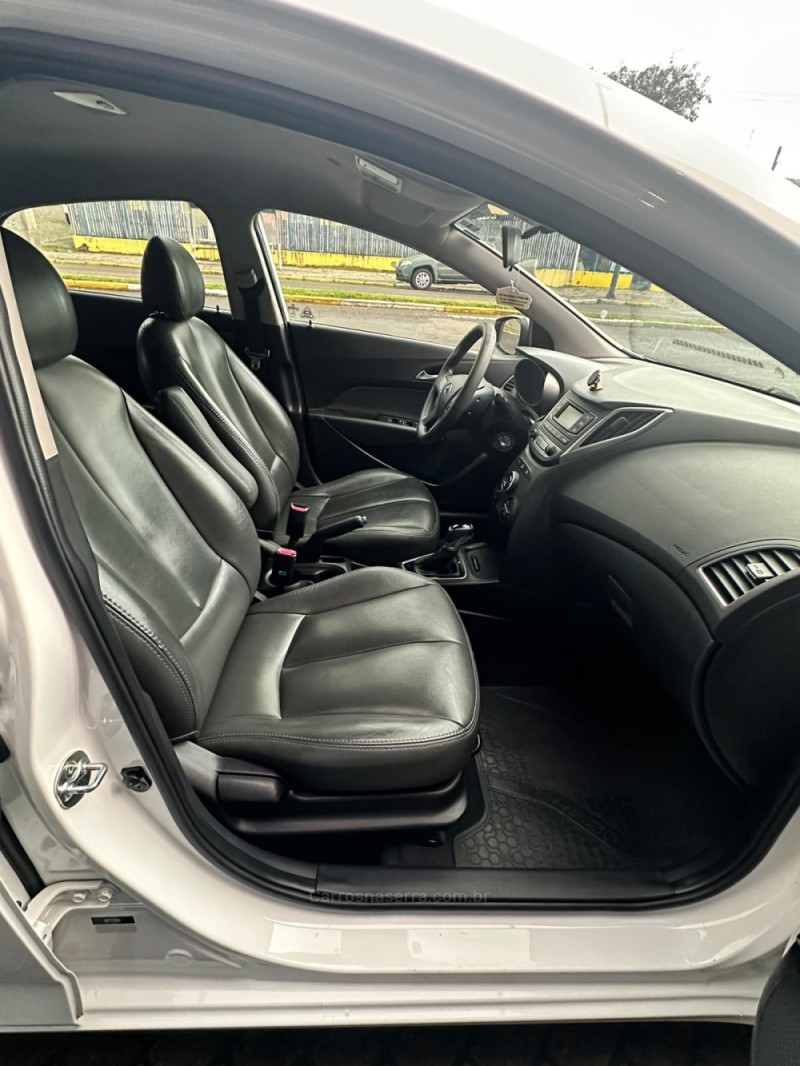 HB20 1.6 COMFORT STYLE 16V FLEX 4P AUTOMÁTICO - 2017 - PAROBé
