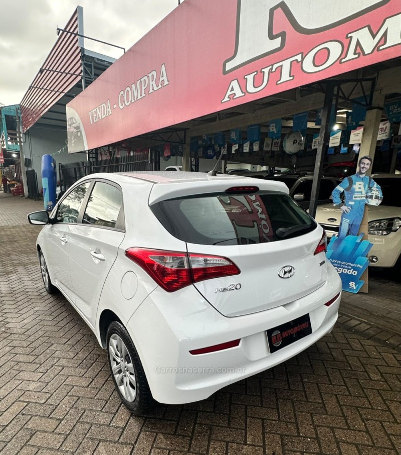 HB20 1.6 COMFORT STYLE 16V FLEX 4P AUTOMÁTICO - 2017 - PAROBé