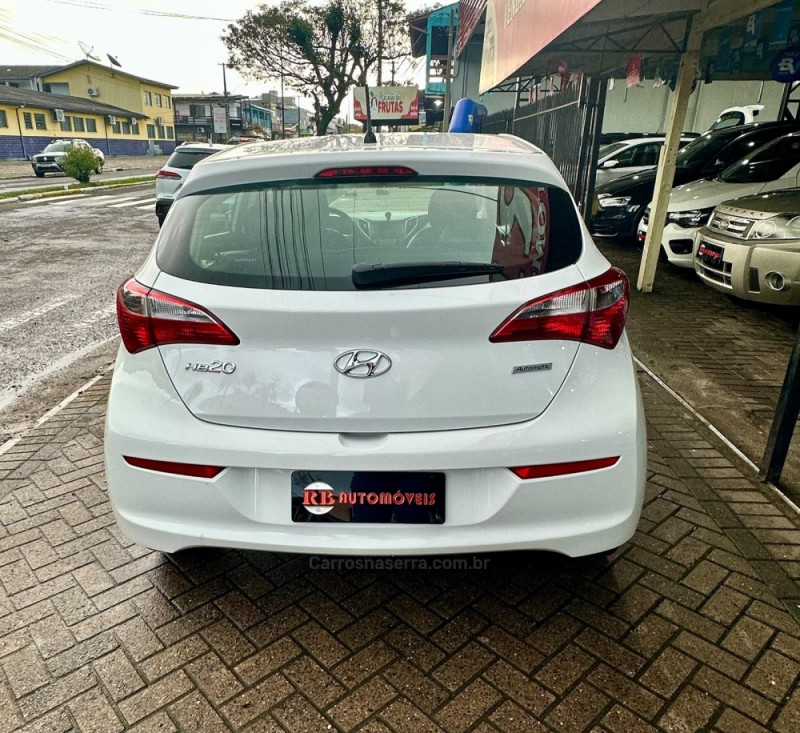 HB20 1.6 COMFORT STYLE 16V FLEX 4P AUTOMÁTICO - 2017 - PAROBé
