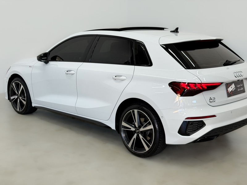 A3 2.0 TFSI 40 PERFORMANCE BLACK SPORTBACK GASOLINA 4P AUTOMÁTICO - 2024 - CAXIAS DO SUL