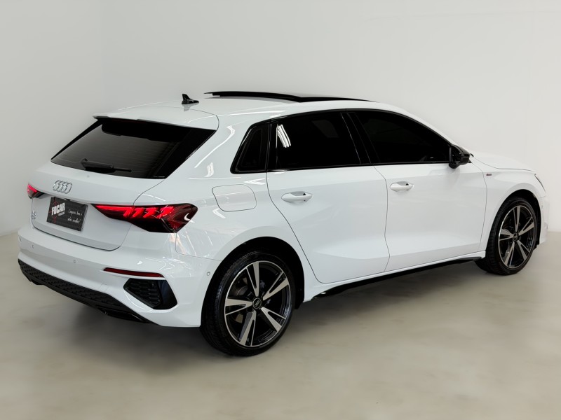 A3 2.0 TFSI 40 PERFORMANCE BLACK SPORTBACK GASOLINA 4P AUTOMÁTICO - 2024 - CAXIAS DO SUL