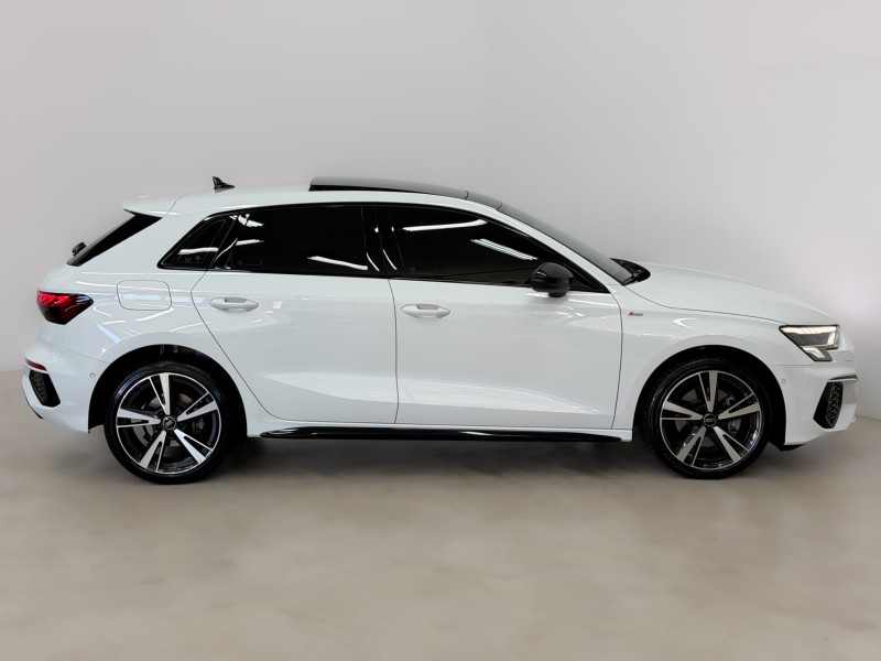 A3 2.0 TFSI 40 PERFORMANCE BLACK SPORTBACK GASOLINA 4P AUTOMÁTICO - 2024 - CAXIAS DO SUL