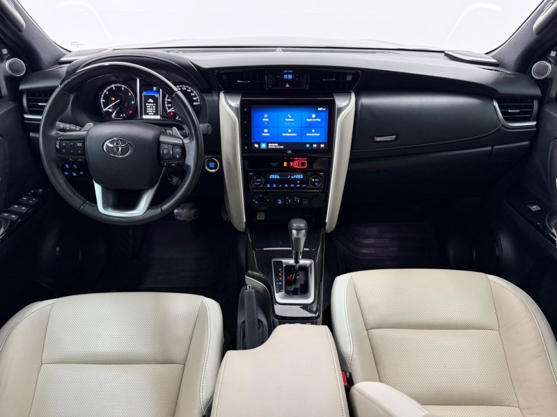 HILUX SW4 2.8 SRX 4X4 DIAMOND 16V TURBO DIESEL 4P 7 LUGARES AUTOMÁTICO - 2024 - CAXIAS DO SUL