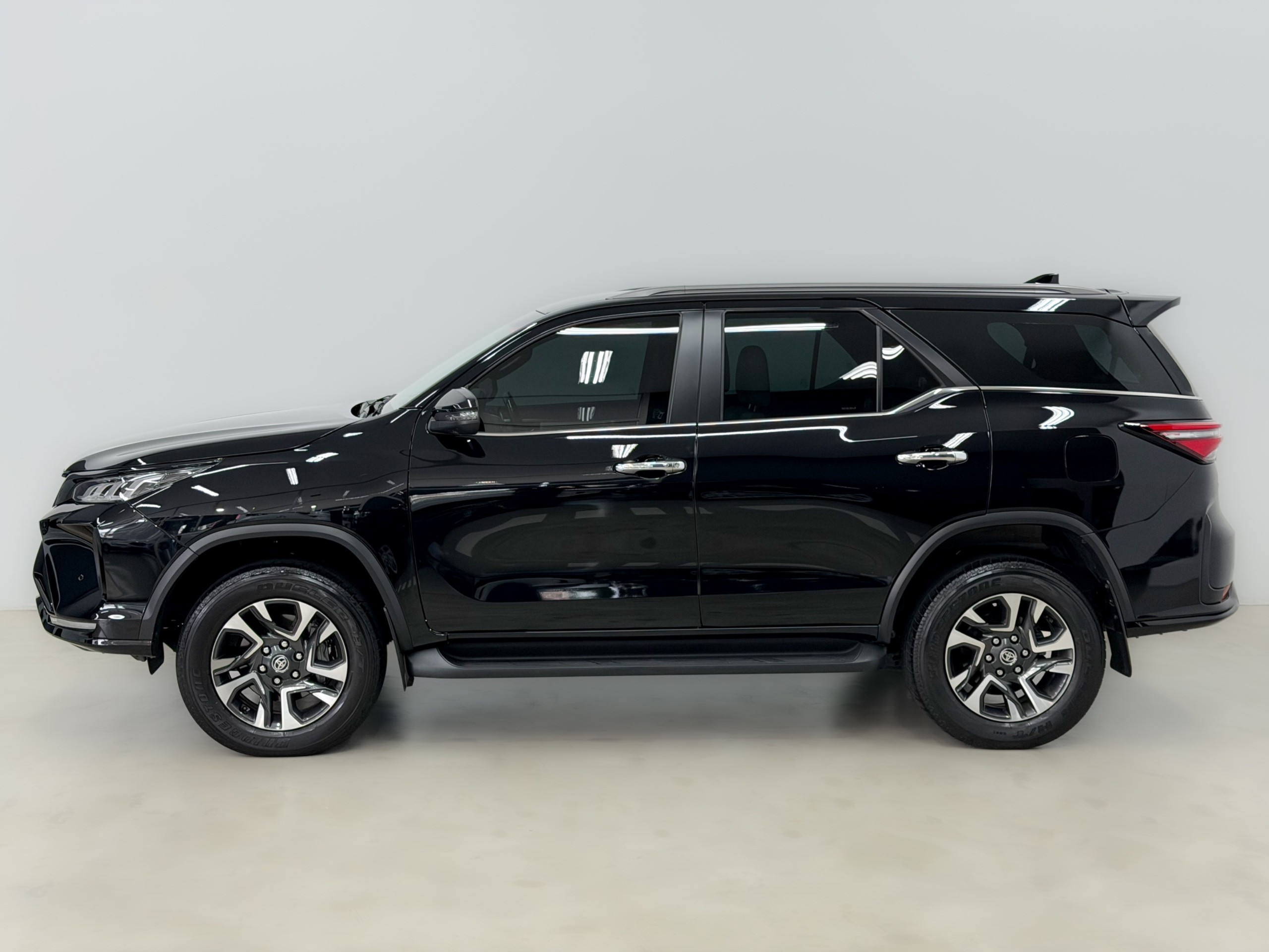 TOYOTA HILUX SW4 — foto 4