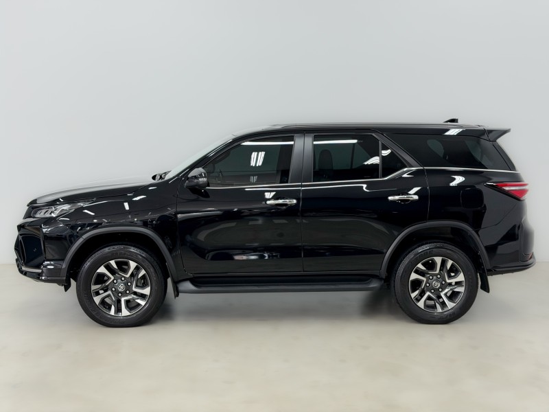 HILUX SW4 2.8 SRX 4X4 DIAMOND 16V TURBO DIESEL 4P 7 LUGARES AUTOMÁTICO - 2024 - CAXIAS DO SUL