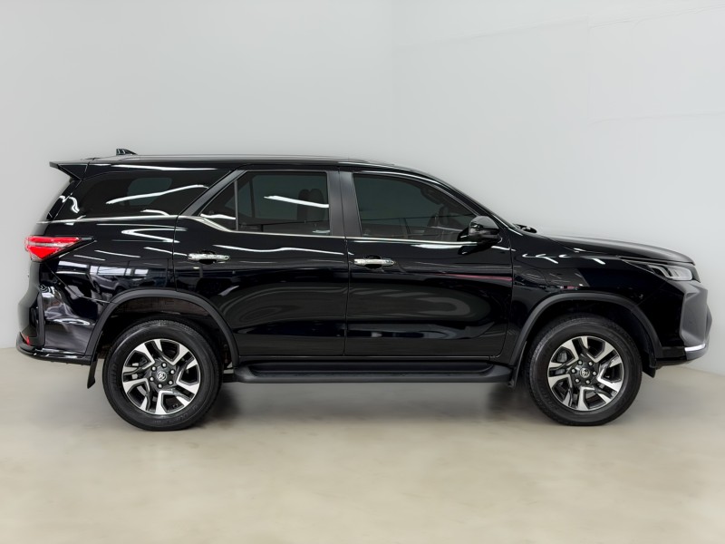 HILUX SW4 2.8 SRX 4X4 DIAMOND 16V TURBO DIESEL 4P 7 LUGARES AUTOMÁTICO - 2024 - CAXIAS DO SUL