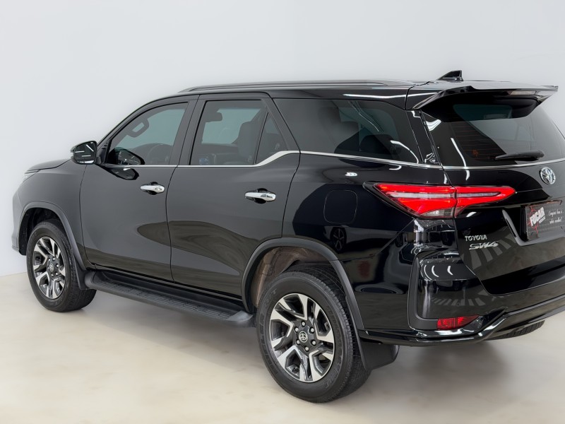 HILUX SW4 2.8 SRX 4X4 DIAMOND 16V TURBO DIESEL 4P 7 LUGARES AUTOMÁTICO - 2024 - CAXIAS DO SUL
