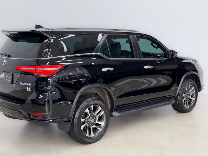 HILUX SW4 2.8 SRX 4X4 DIAMOND 16V TURBO DIESEL 4P 7 LUGARES AUTOMÁTICO - 2024 - CAXIAS DO SUL