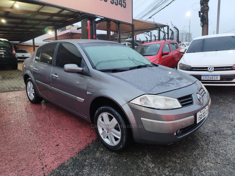 MÉGANE 2.0 DYNAMIQUE SEDAN 16V GASOLINA 4P MANUAL - 2008 - FARROUPILHA