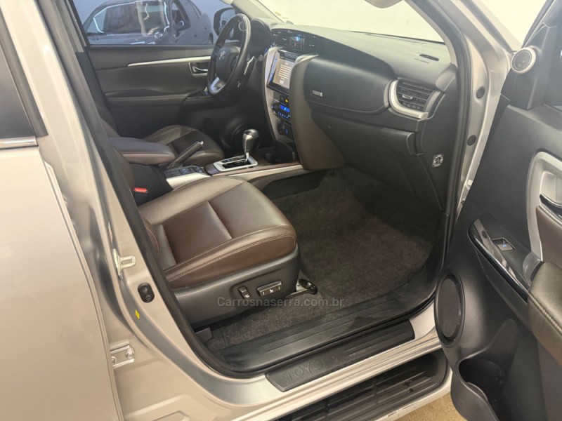 HILUX SW4 2.8 SRX 4X4 16V TURBO INTERCOOLER DIESEL 4P AUTOMÁTICO - 2019 - CAXIAS DO SUL