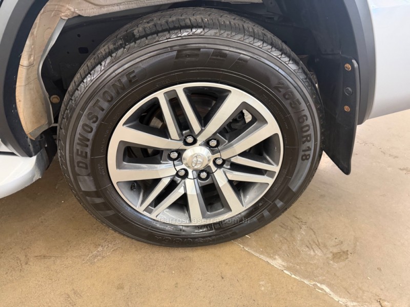 HILUX SW4 2.8 SRX 4X4 16V TURBO INTERCOOLER DIESEL 4P AUTOMÁTICO - 2019 - CAXIAS DO SUL