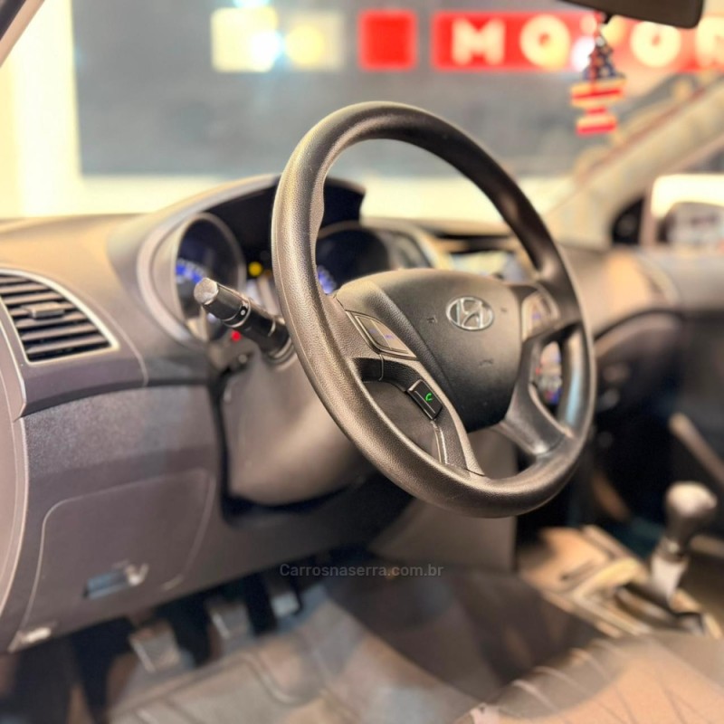 HB20 1.0 COMFORT PLUS 12V FLEX 4P MANUAL - 2015 - NOVO HAMBURGO
