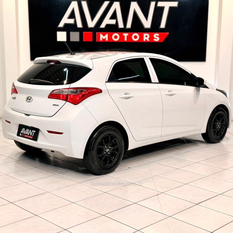 HB20 1.0 COMFORT PLUS 12V FLEX 4P MANUAL - 2015 - NOVO HAMBURGO
