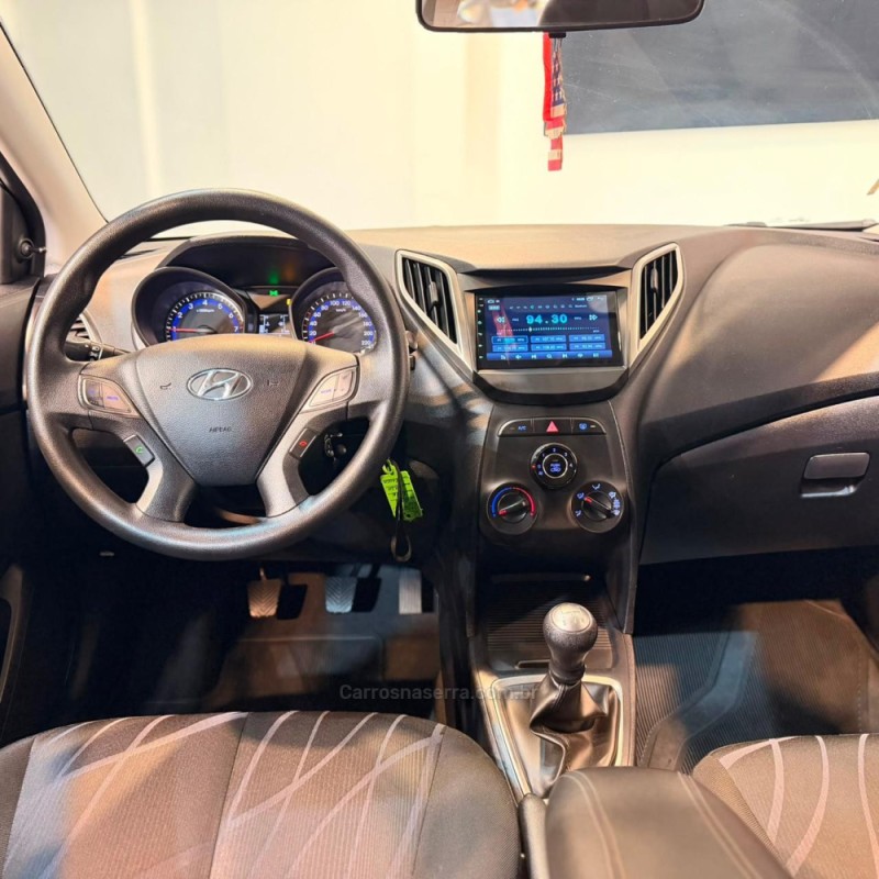 HB20 1.0 COMFORT PLUS 12V FLEX 4P MANUAL - 2015 - NOVO HAMBURGO
