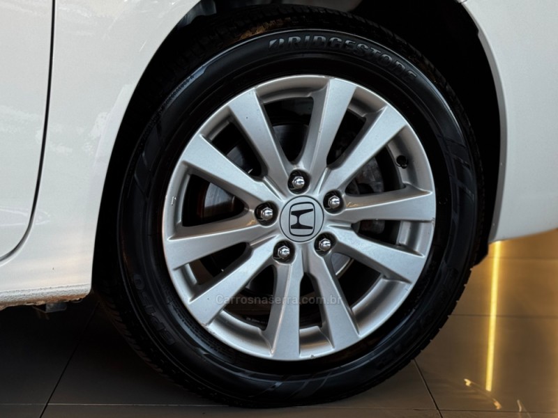 CIVIC 1.8 LXS 16V FLEX 4P AUTOMÁTICO - 2015 - DOIS IRMãOS