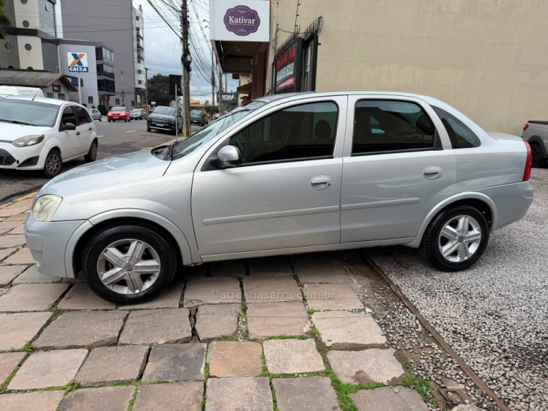 CORSA 1.0 MPFI PREMIUM 8V GASOLINA 4P MANUAL - 2005 - CAXIAS DO SUL