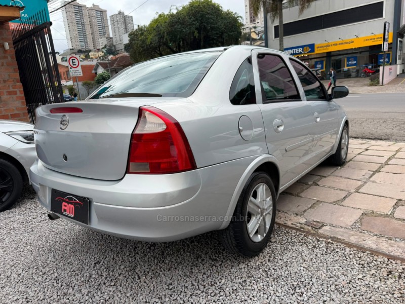 CORSA 1.0 MPFI PREMIUM 8V GASOLINA 4P MANUAL - 2005 - CAXIAS DO SUL