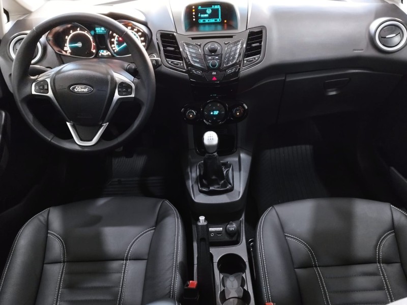 FIESTA 1.6 TITANIUM HATCH 16V FLEX 4P MANUAL - 2016 - CAXIAS DO SUL