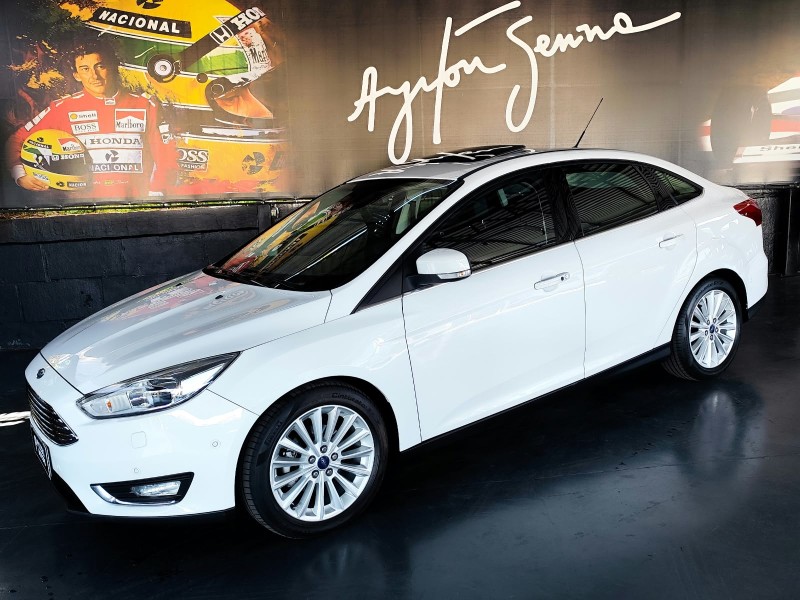 FOCUS 2.0 TITANIUM PLUS FASTBACK 16V FLEX 4P AUTOMÁTICO