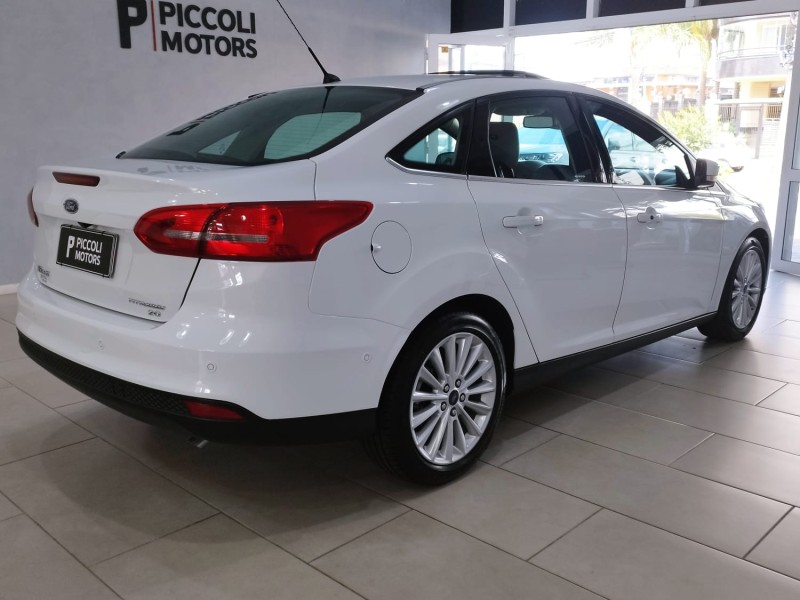 FOCUS 2.0 TITANIUM PLUS FASTBACK 16V FLEX 4P AUTOMÁTICO - 2016 - CAXIAS DO SUL