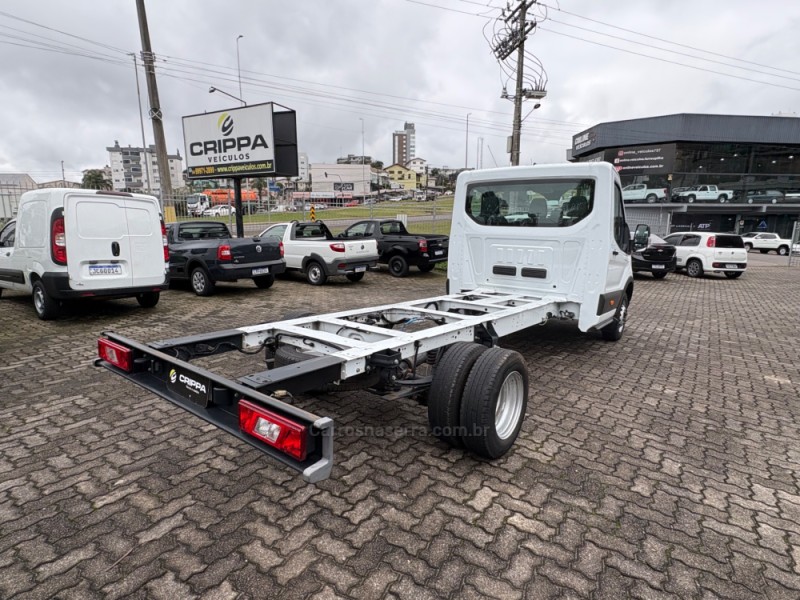 TRANSIT 2.0 470 E CHASSI TURBO DIESEL 2P MANUAL - 2025 - FARROUPILHA