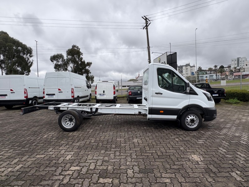 TRANSIT 2.0 470 E CHASSI TURBO DIESEL 2P MANUAL - 2025 - FARROUPILHA