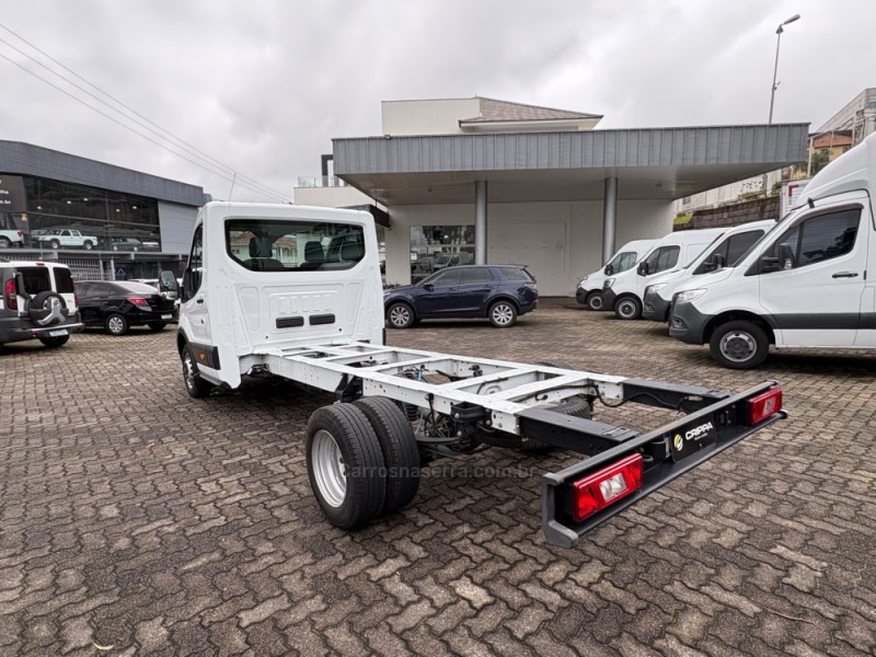 TRANSIT 2.0 470 E CHASSI TURBO DIESEL 2P MANUAL - 2025 - FARROUPILHA