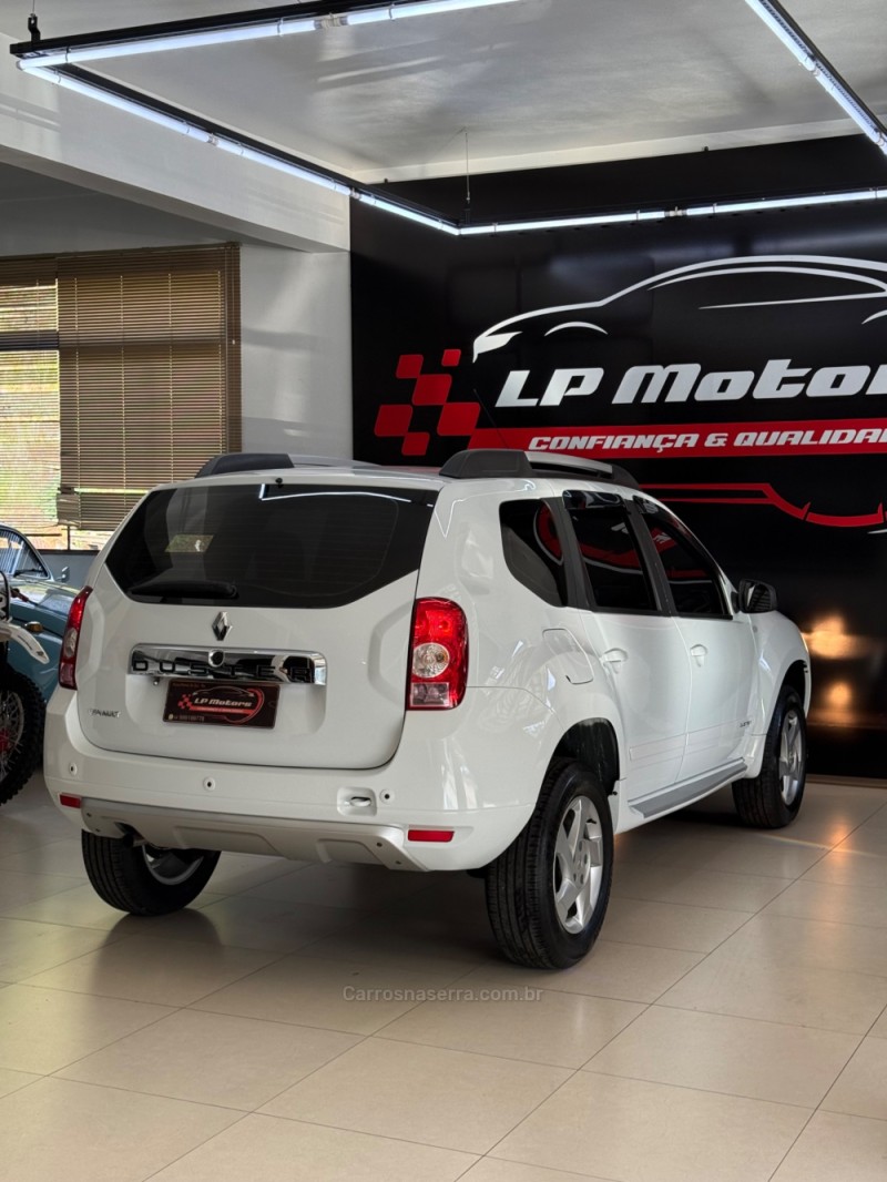 DUSTER 1.6 DYNAMIQUE 4X2 16V FLEX 4P MANUAL - 2015 - FARROUPILHA