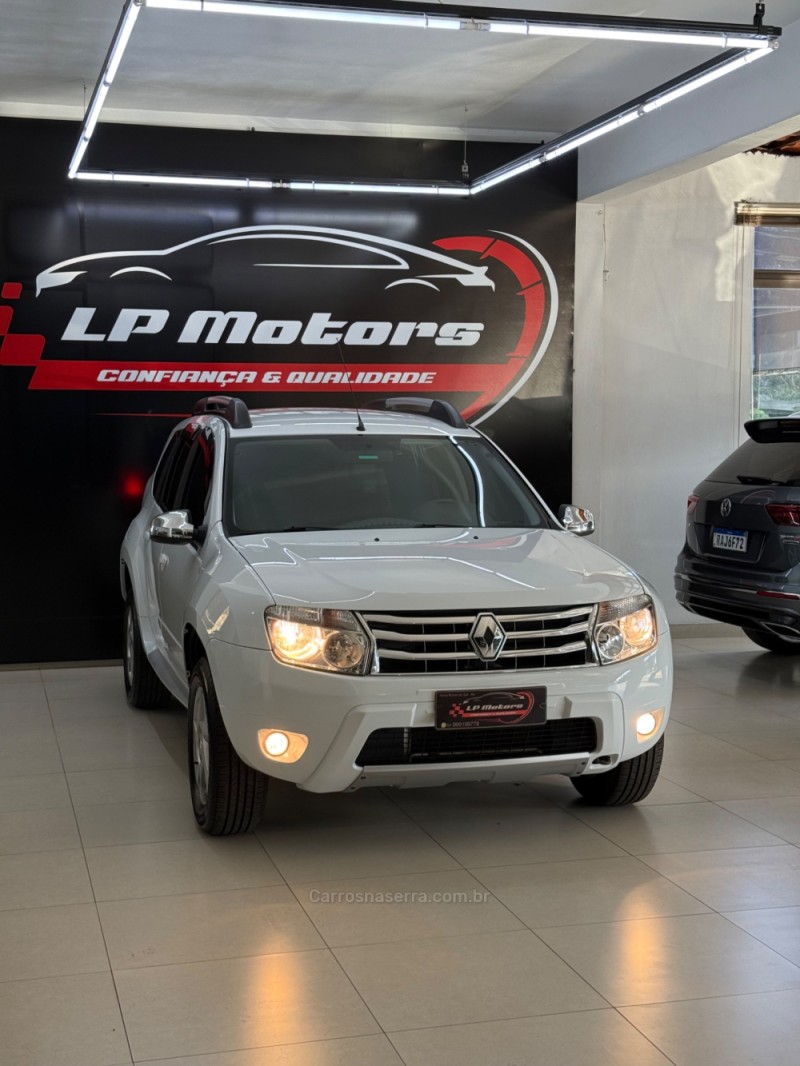 DUSTER 1.6 DYNAMIQUE 4X2 16V FLEX 4P MANUAL - 2015 - FARROUPILHA