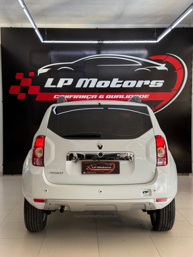 DUSTER 1.6 DYNAMIQUE 4X2 16V FLEX 4P MANUAL - 2015 - FARROUPILHA