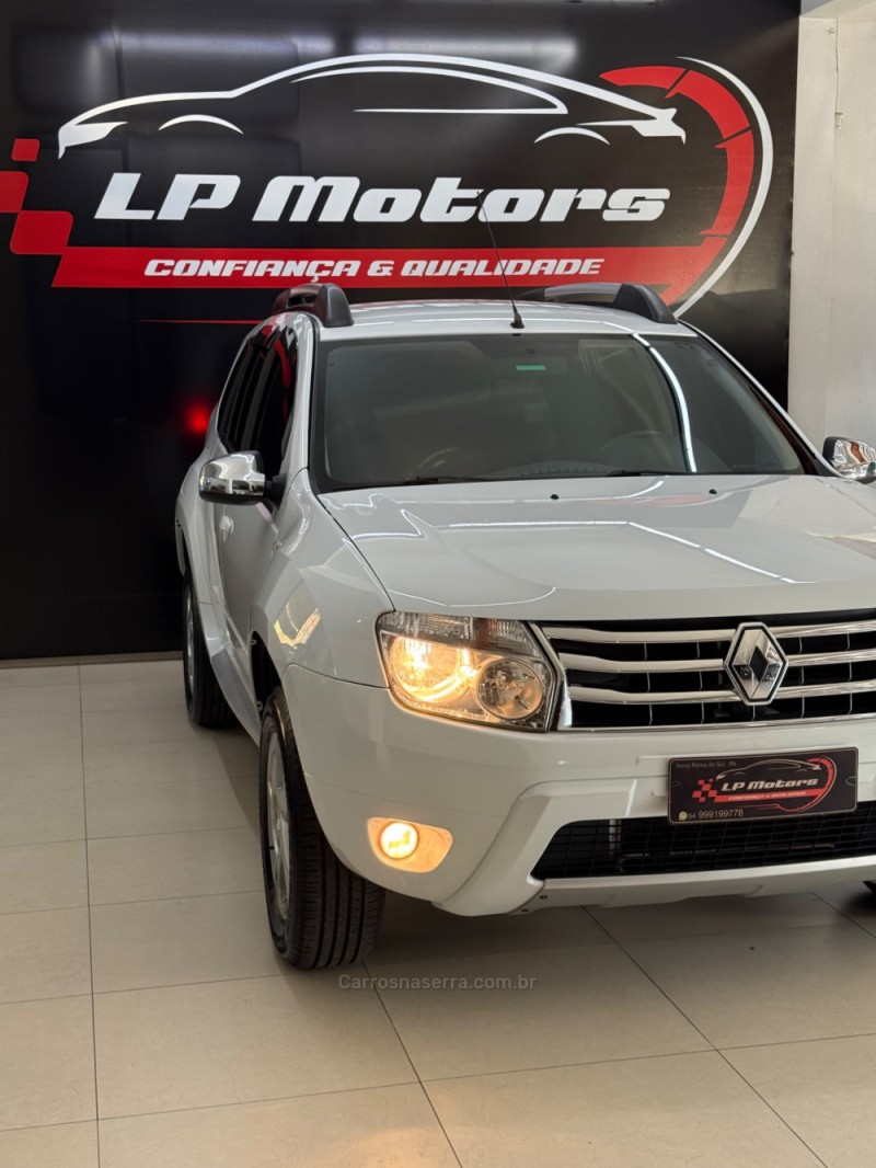 DUSTER 1.6 DYNAMIQUE 4X2 16V FLEX 4P MANUAL - 2015 - FARROUPILHA