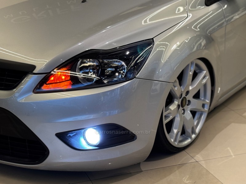 FOCUS 1.6 8V FLEX 4P MANUAL - 2011 - DOIS IRMãOS