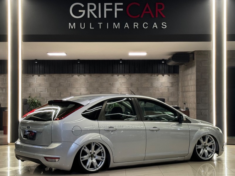 FOCUS 1.6 8V FLEX 4P MANUAL - 2011 - DOIS IRMãOS