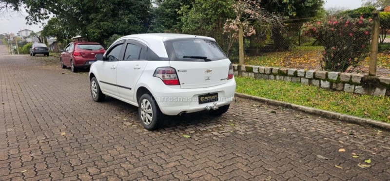 AGILE 1.4 MPFI LT 8V FLEX 4P MANUAL - 2013 - IVOTI
