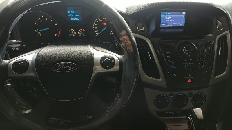 FOCUS 1.6 SE HATCH 16V FLEX 4P AUTOMÁTICO - 2015 - CAXIAS DO SUL