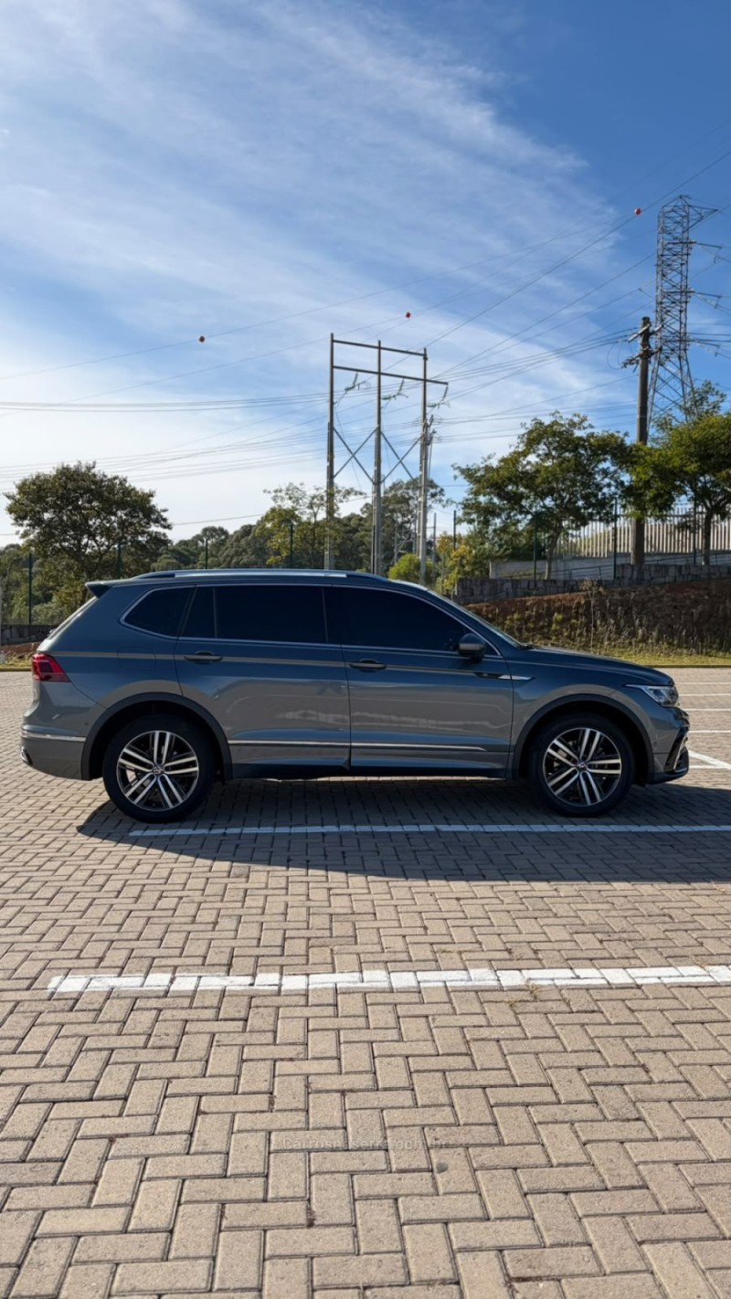 TIGUAN 2.0 ALLSPACE R-LINE 300 TSI GASOLINA 4P AUTOMÁTICO - 2025 - CAXIAS DO SUL