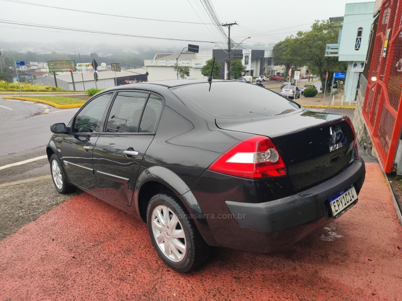 MÉGANE 1.6 EXPRESSION 16V FLEX 4P MANUAL - 2011 - FARROUPILHA