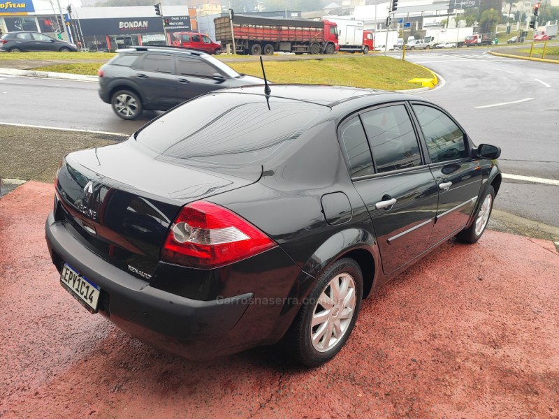 MÉGANE 1.6 EXPRESSION 16V FLEX 4P MANUAL - 2011 - FARROUPILHA