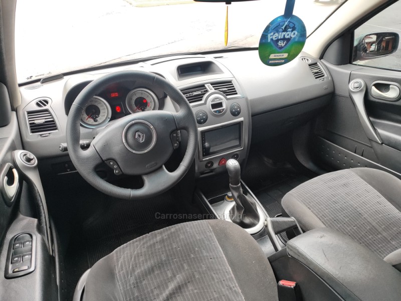 MÉGANE 1.6 EXPRESSION 16V FLEX 4P MANUAL - 2011 - FARROUPILHA
