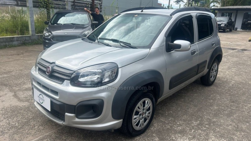 UNO 1.3 FIREFLY FLEX WAY 4P MANUAL - 2019 - GRAVATAí
